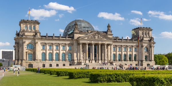 Ein klares „Ja“ der Bundesregierung zum Wettbewerb der GKVen durch Satzungsleistungen und Selektivverträge